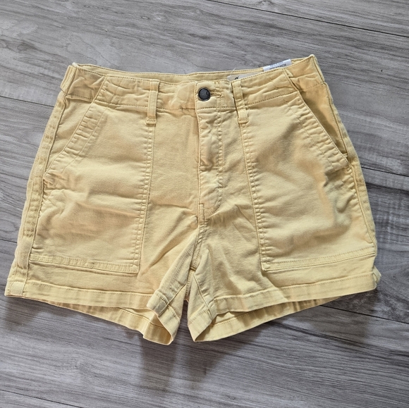 Yellow Cargo Shorts with Casual Style - Picture 2 of 7